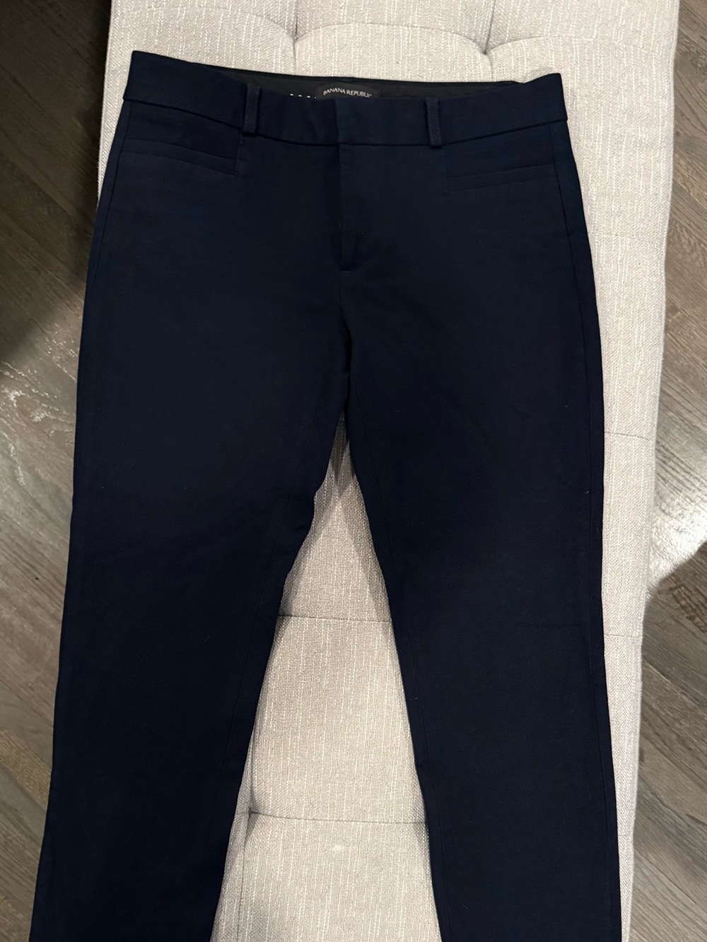 Banana Republic Ankle Cropped Slim Pants in Navy